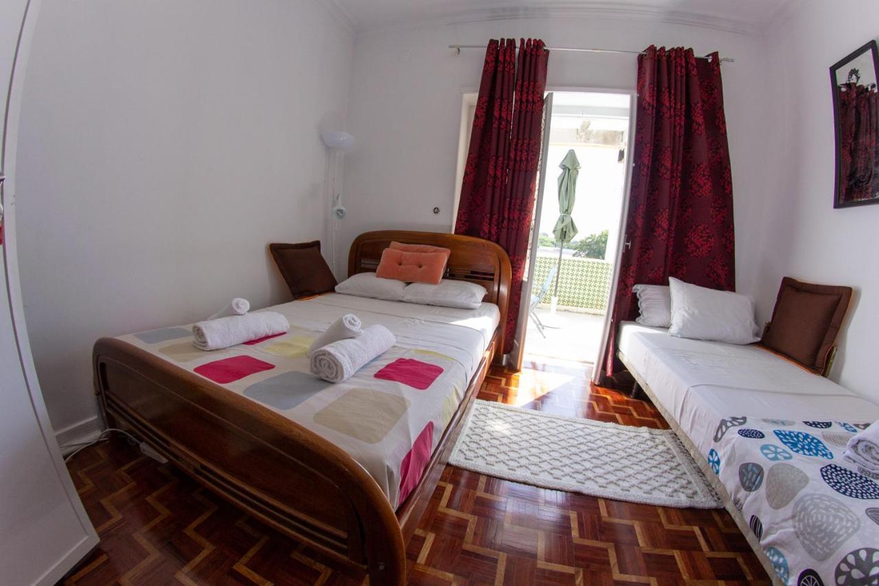 Auberge de jeunesse Lar Dois Coracoes à Algés Extérieur photo