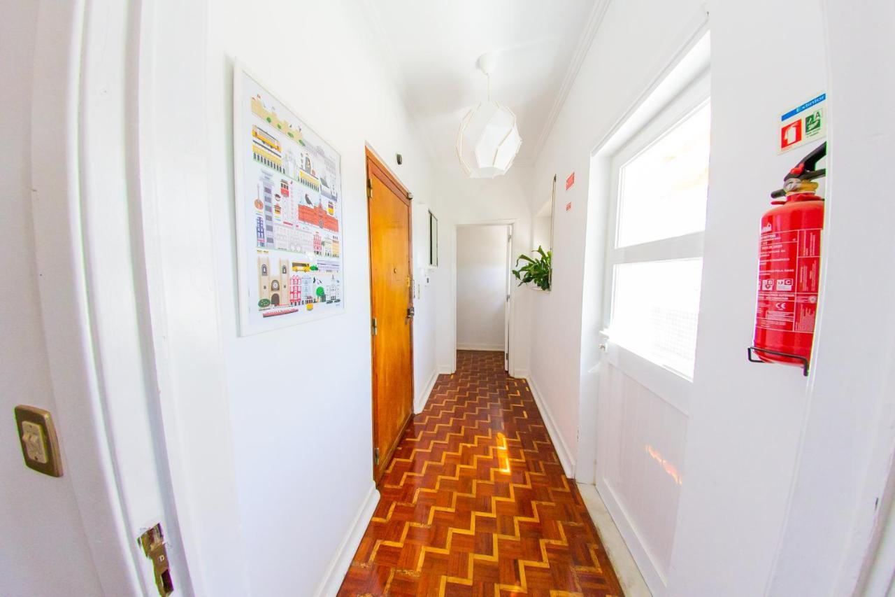 Auberge de jeunesse Lar Dois Coracoes à Algés Extérieur photo