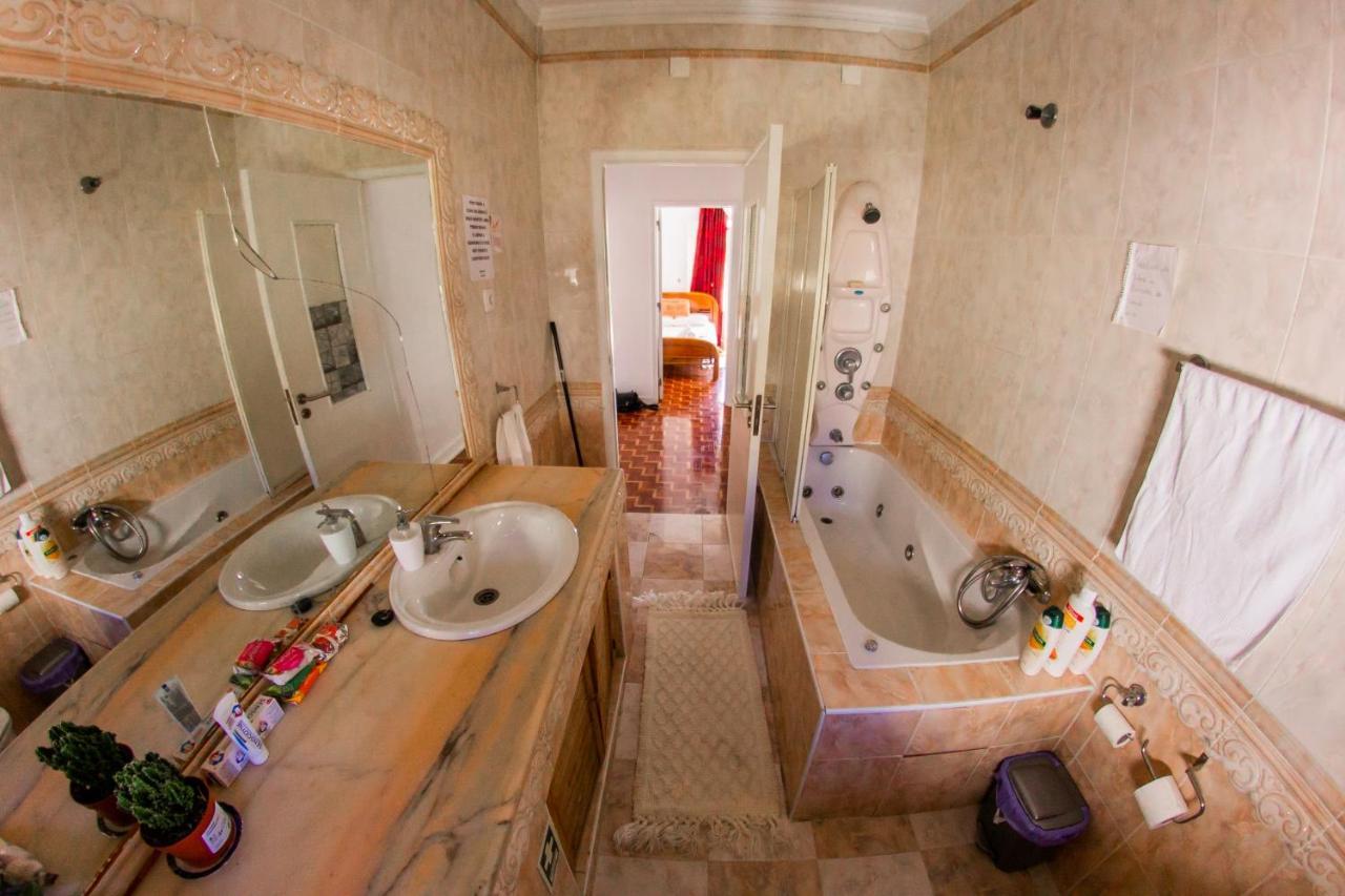 Auberge de jeunesse Lar Dois Coracoes à Algés Extérieur photo